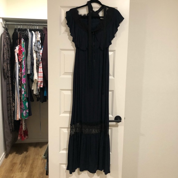 Alice + Olivia Mitsy Maxi Dress - Picture 4 of 6